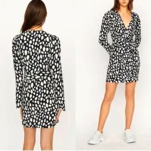 NWT Maje V-Neck Long Sleeve Black/White Two Tone Ruched Wrap Dress